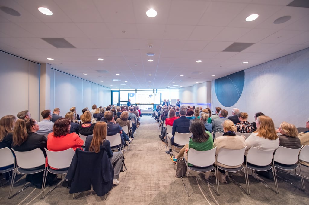 Grote subzaal voor congres