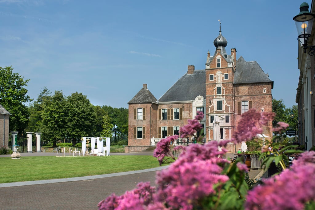 Vooraanzicht kasteel Cannenburch