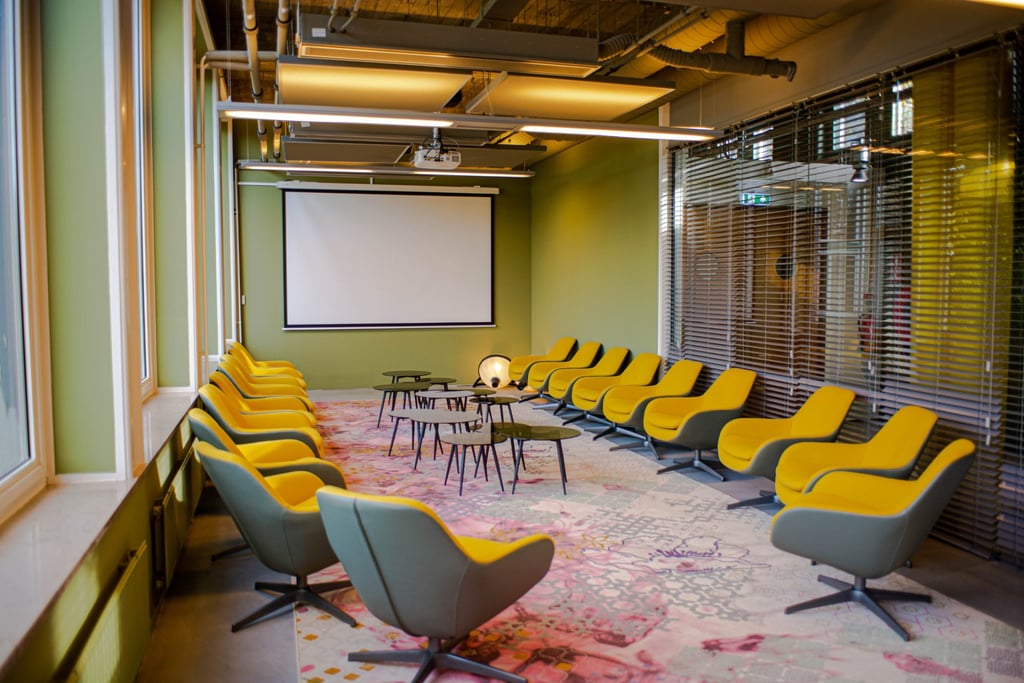 Lounge room.jpg