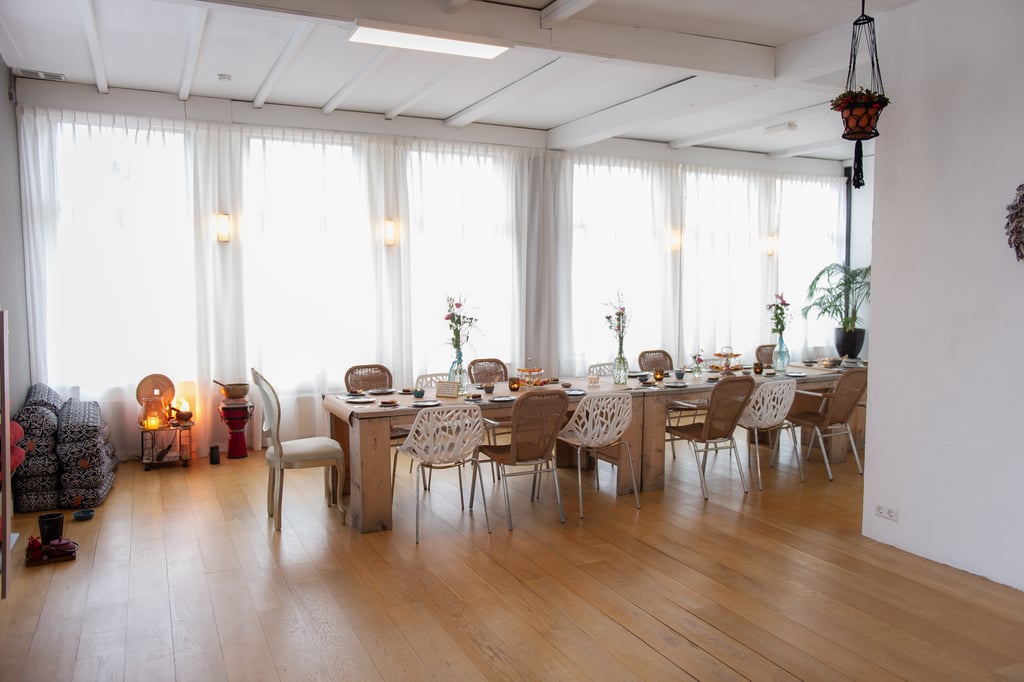 foto lange tafel high tea.jpg
