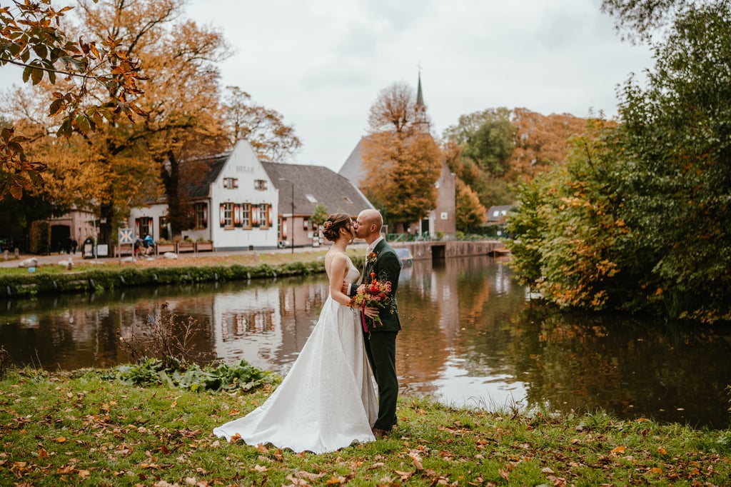 Bistro Belle | Bruidspaar uitzicht op Bistro Belle