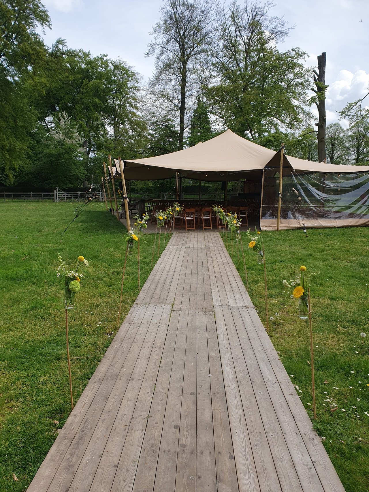 Weideterras ceremonie pad.jpg