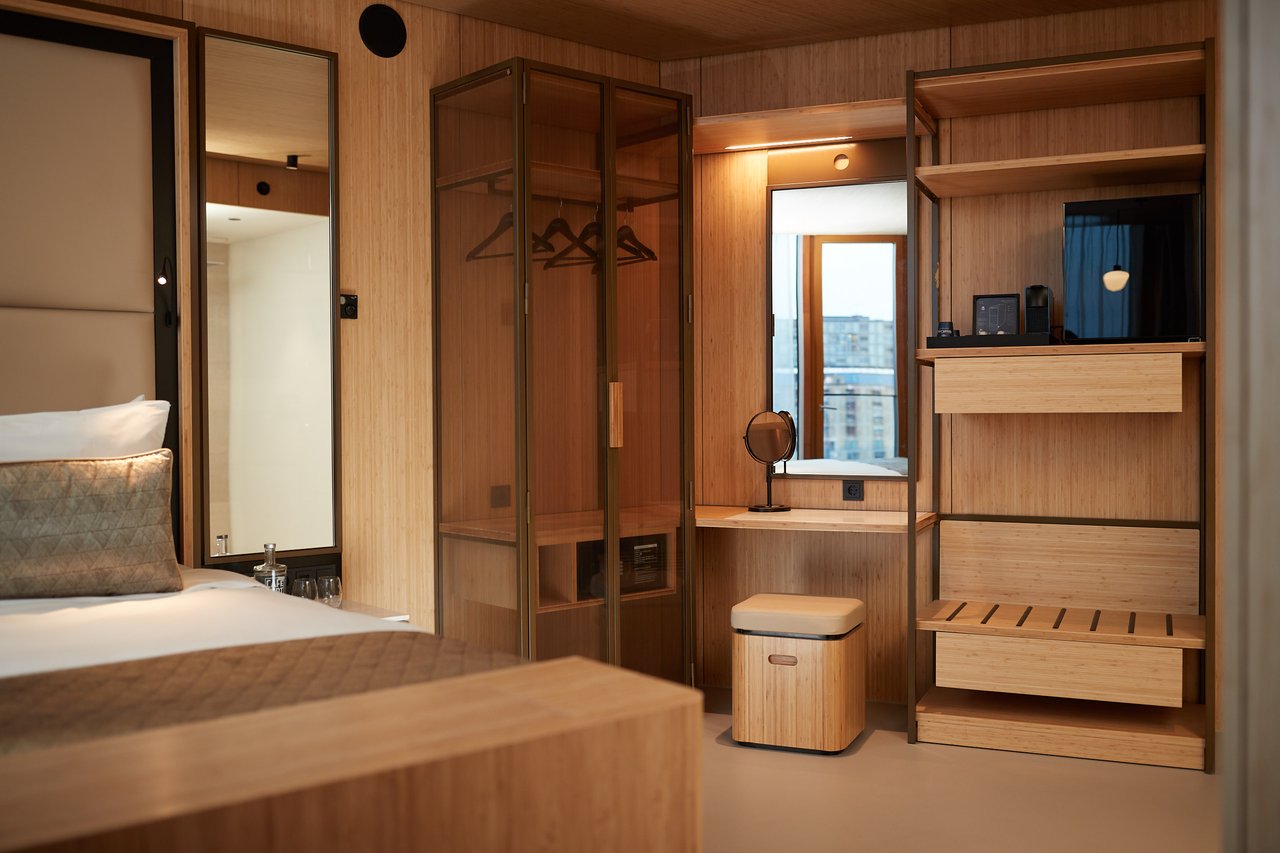 Hotel Jakarta Amsterdam - Junior Suite met douche (1)