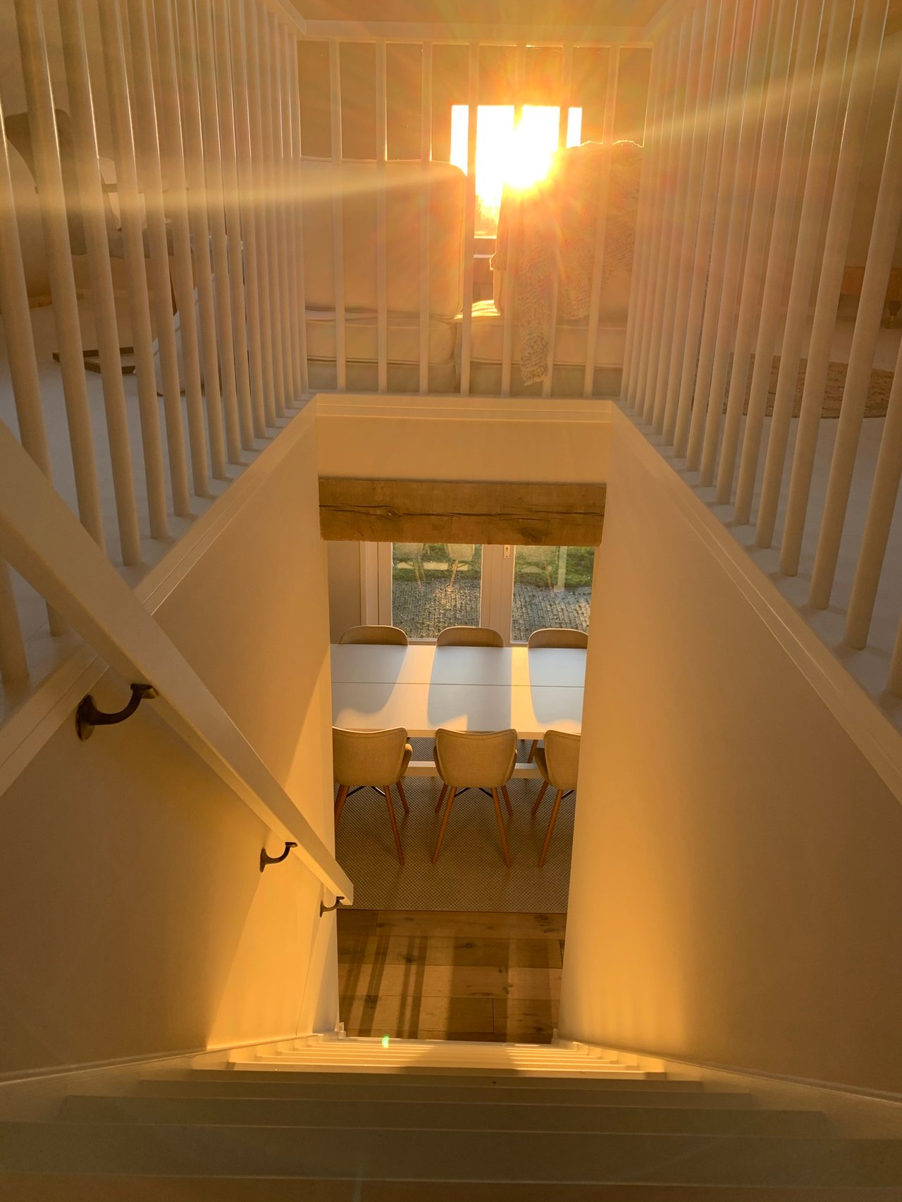 Trap naar lichte living met panoramisch uitzicht