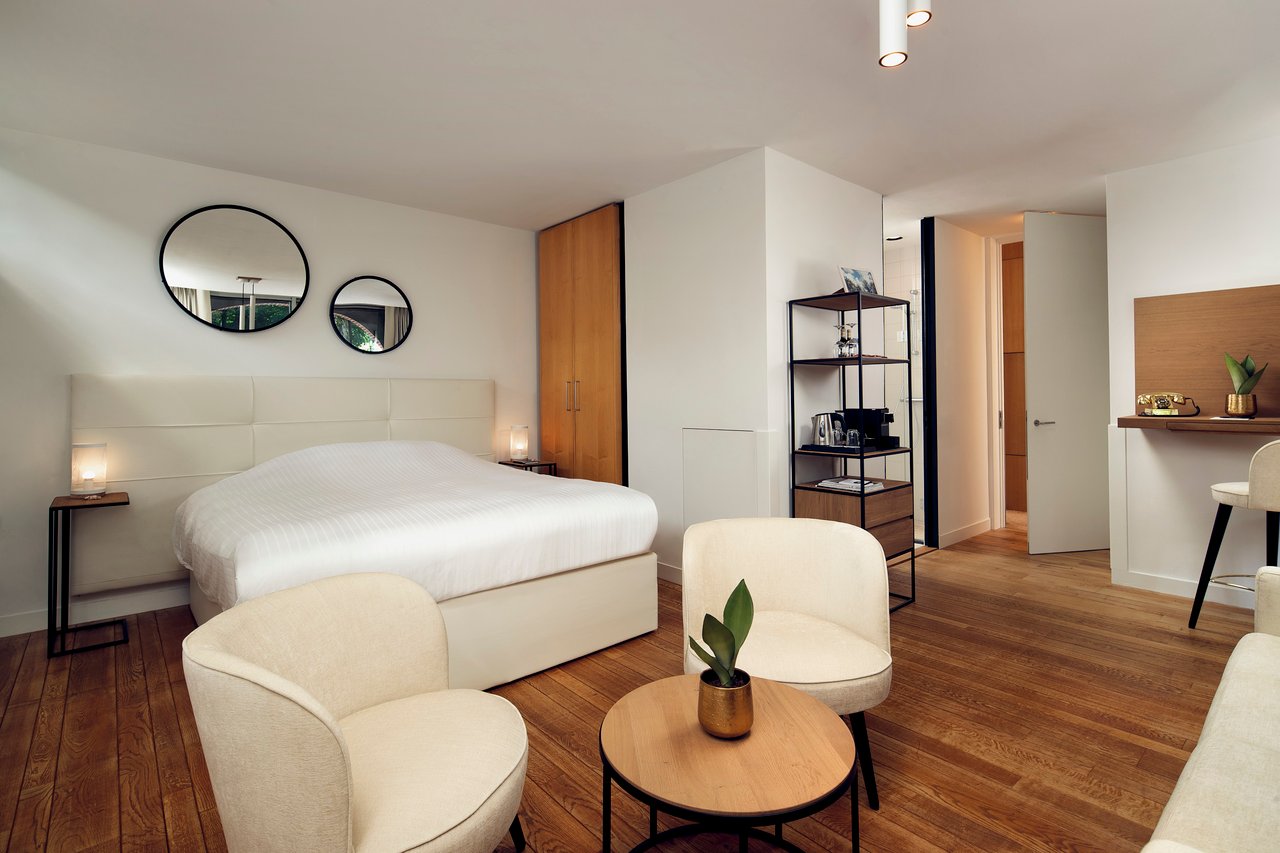GWB - Rm - 33 - Bed View.jpg