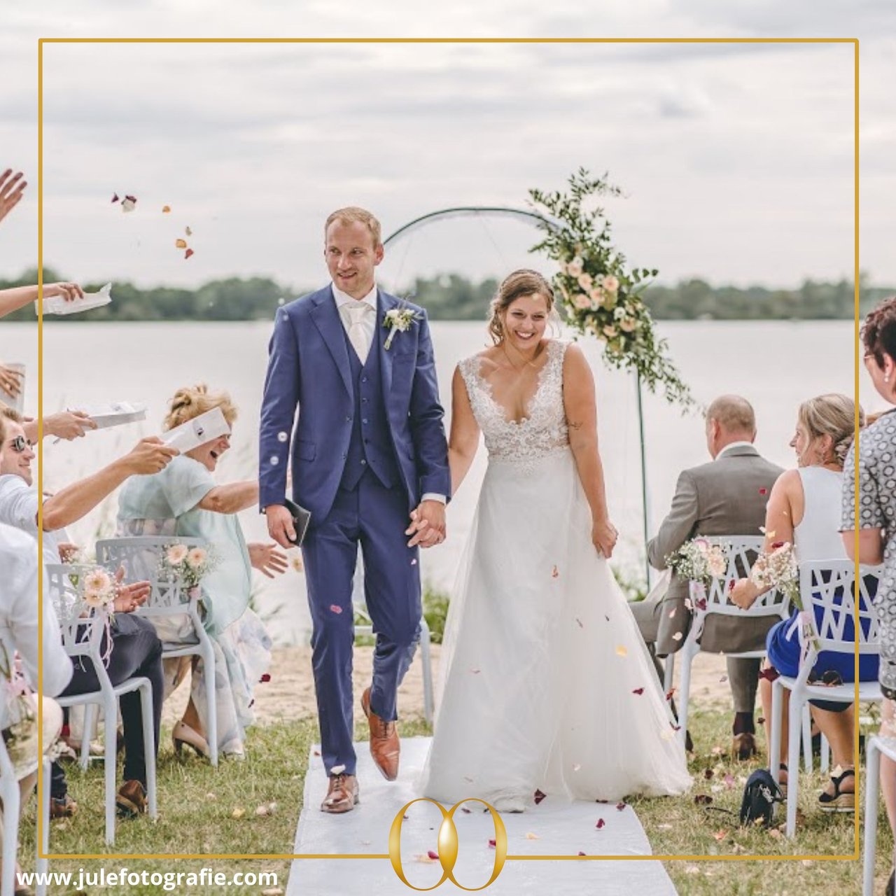 Ceremonie aan het water