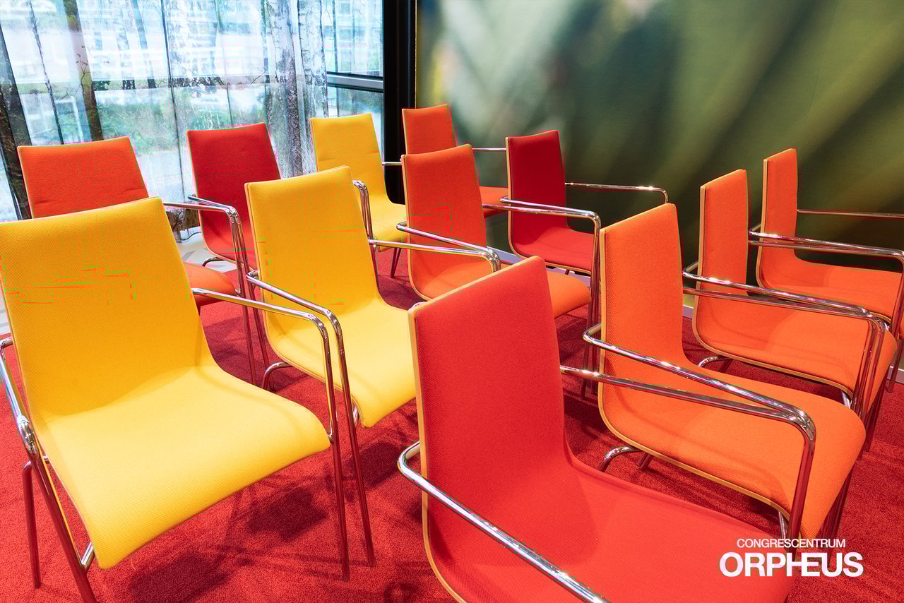 Subzaal 1 stoelen