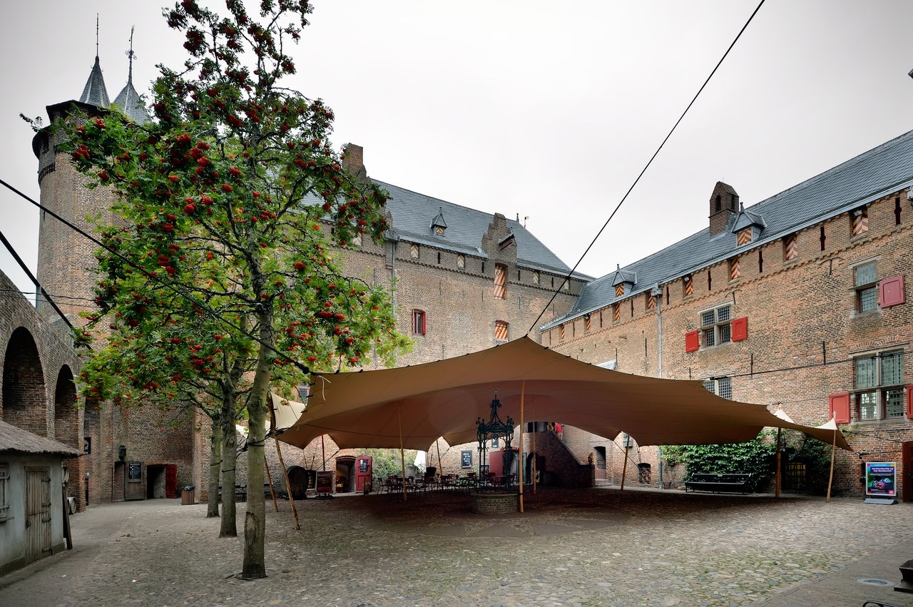 Overkapping slotplein vanaf Zuidertoren.jpg