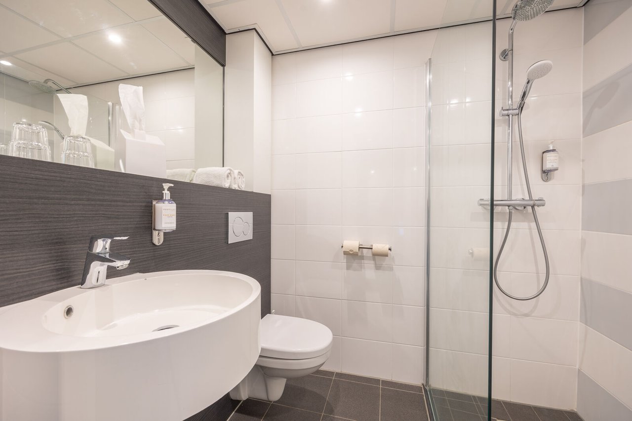 22 Comfort Room -  highres-25-medium.jpg (1)
