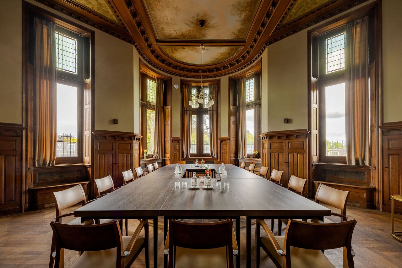 Wilhelmina Kamer in carre opstelling
