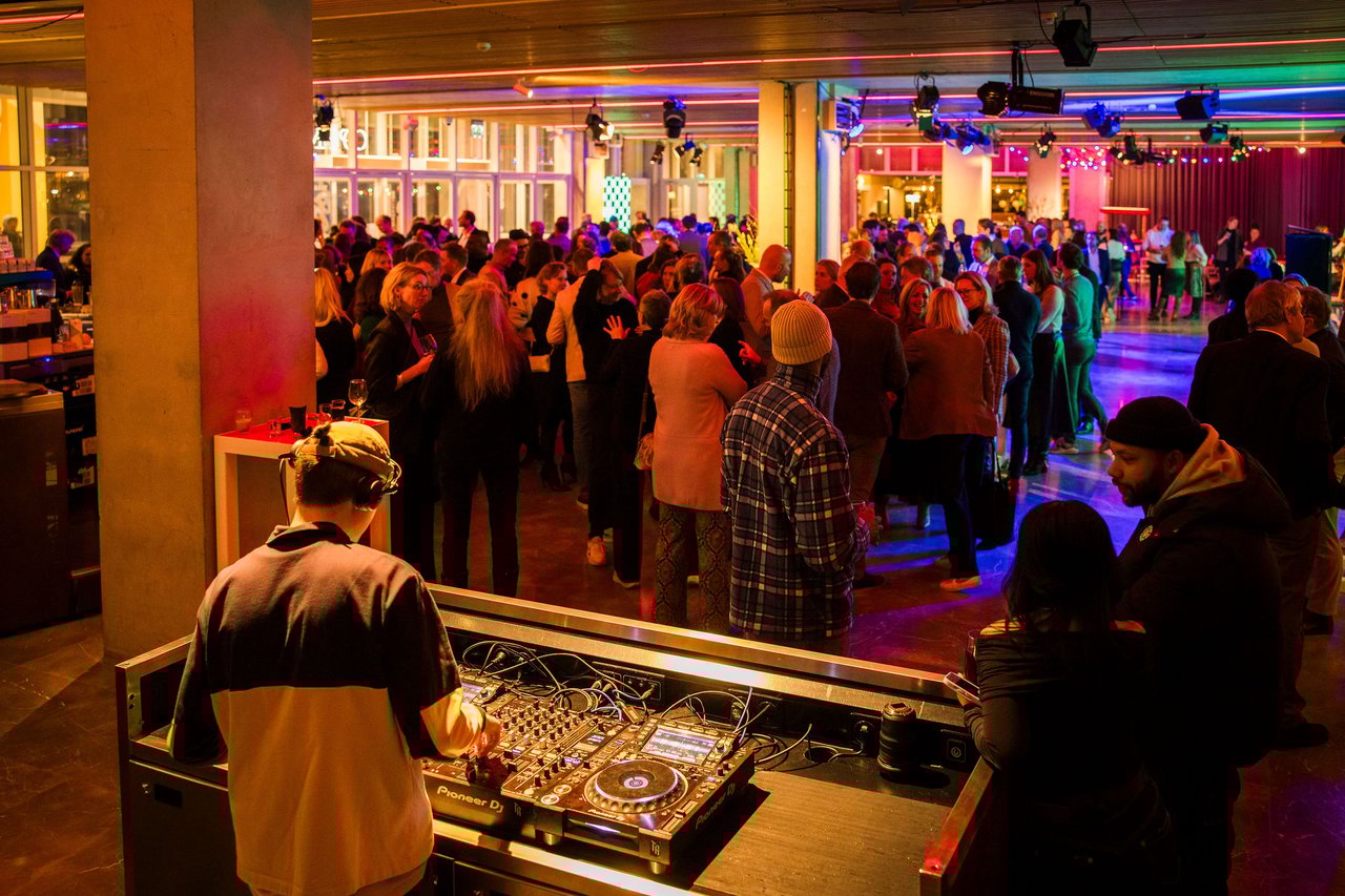 De Hal - borrel met DJ