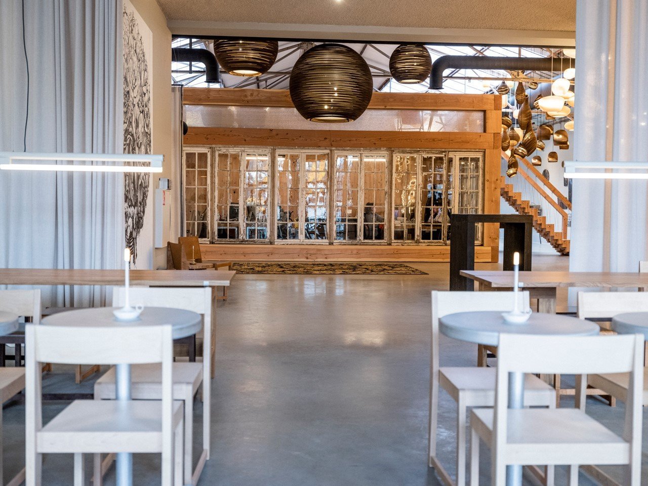 PAND VANMOKUM-FRAMA CAFE- CENTRE SPACE