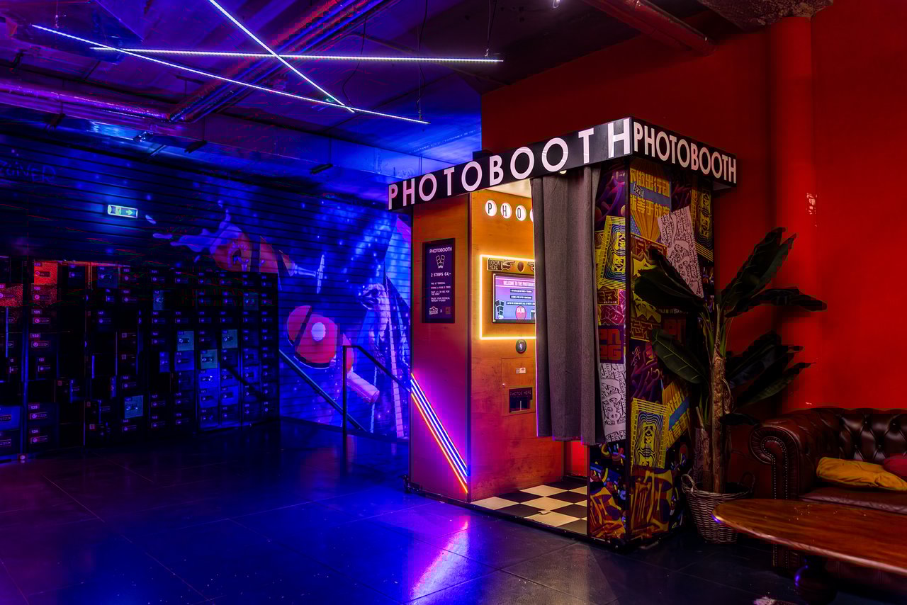 Photobooth hallway