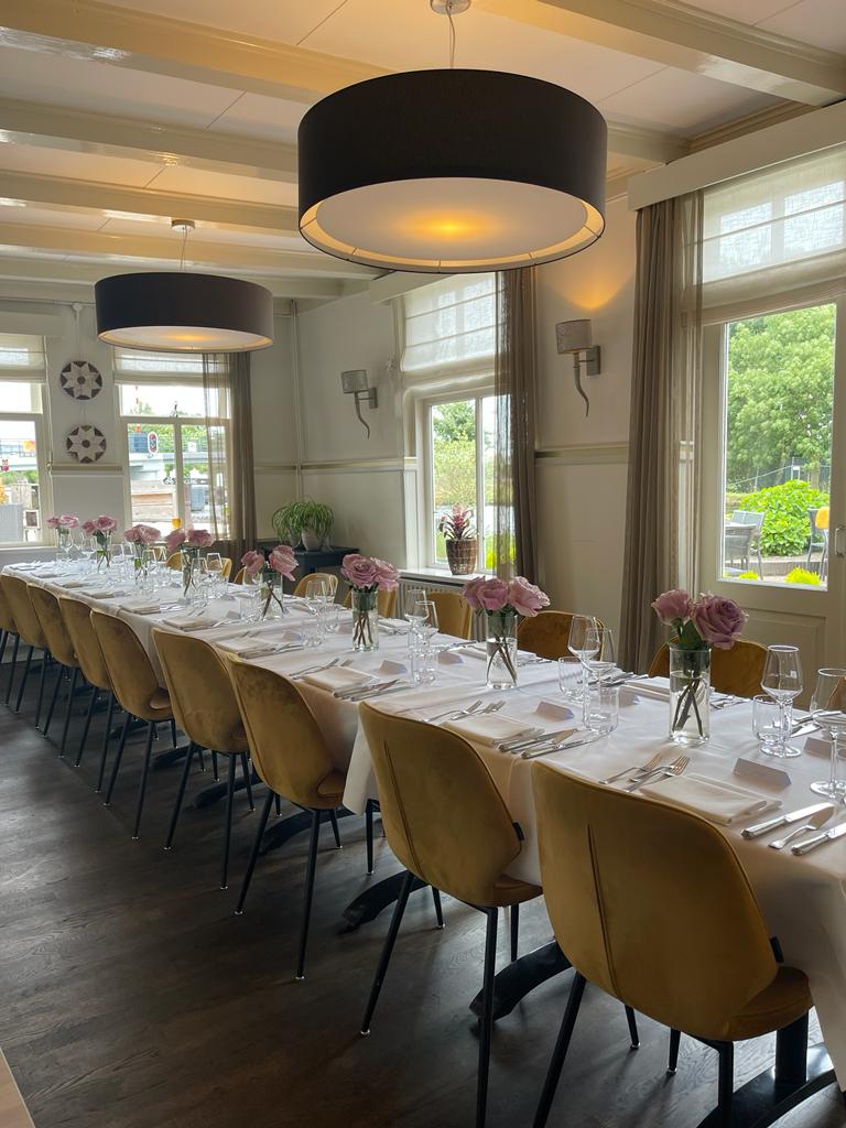 tafel opstelling diner.jpg