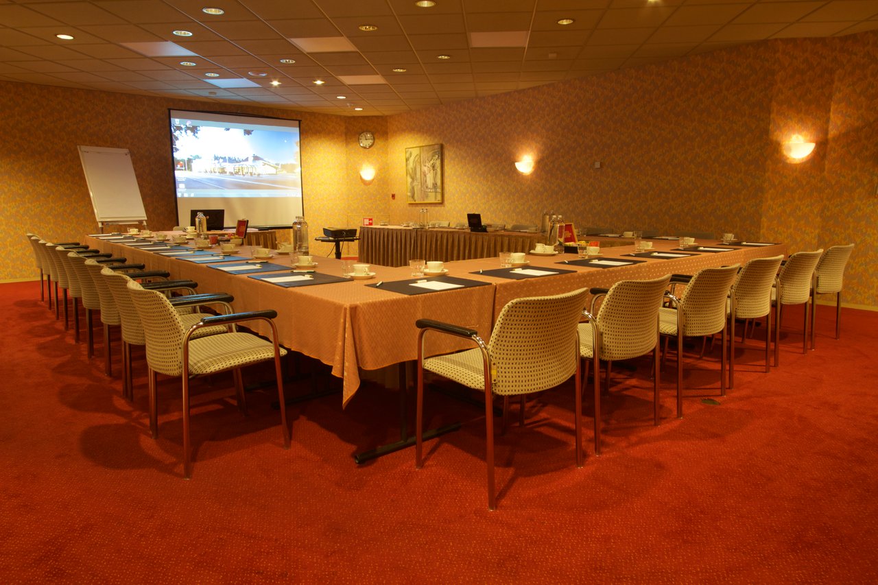 Oud London-Interieur-Zalen-Holland u-vorm 2.jpg