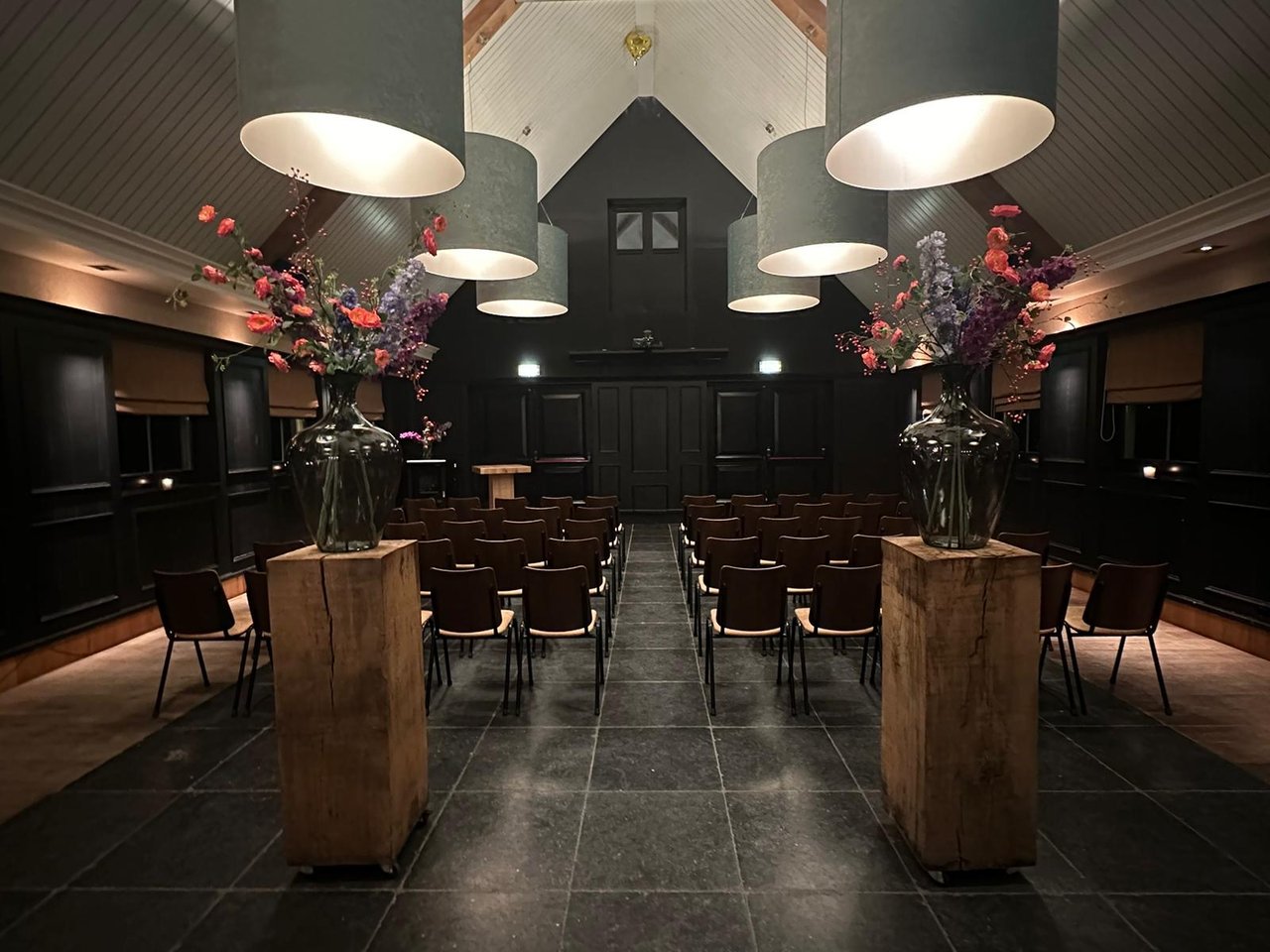 Zuiverzaal I Theateropstelling achterzijde.jpeg