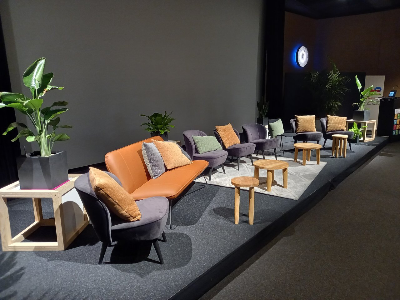 Diverse set ups zijn mogelijk, zoals deze set-up met stoelen