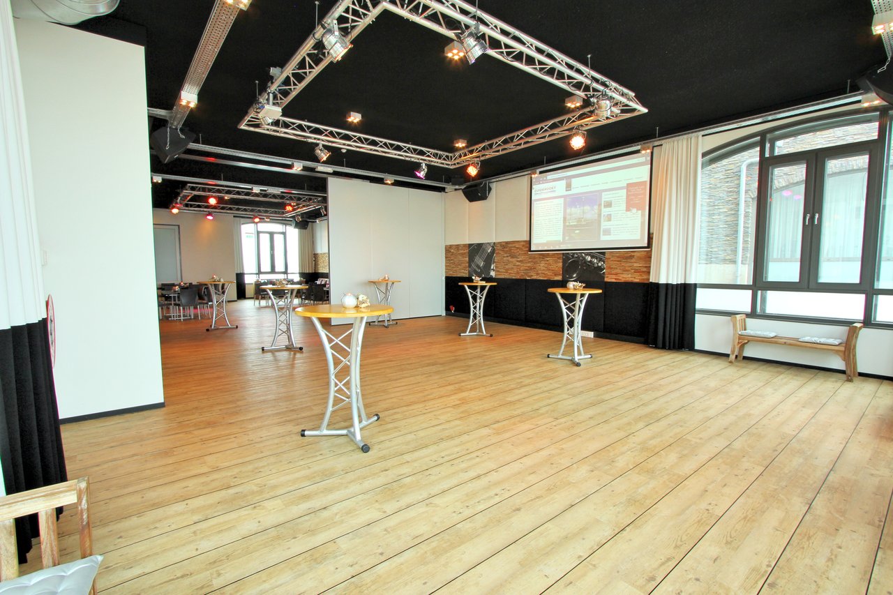 Foto zaal licht.jpg