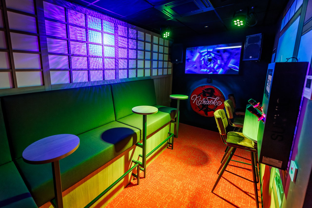 VIP Karaoke Room Tokyo Lights (1)