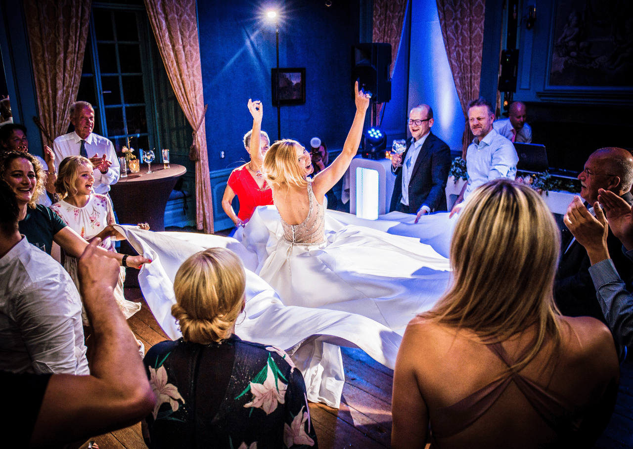 Feest in de Blauwe Salon (1)