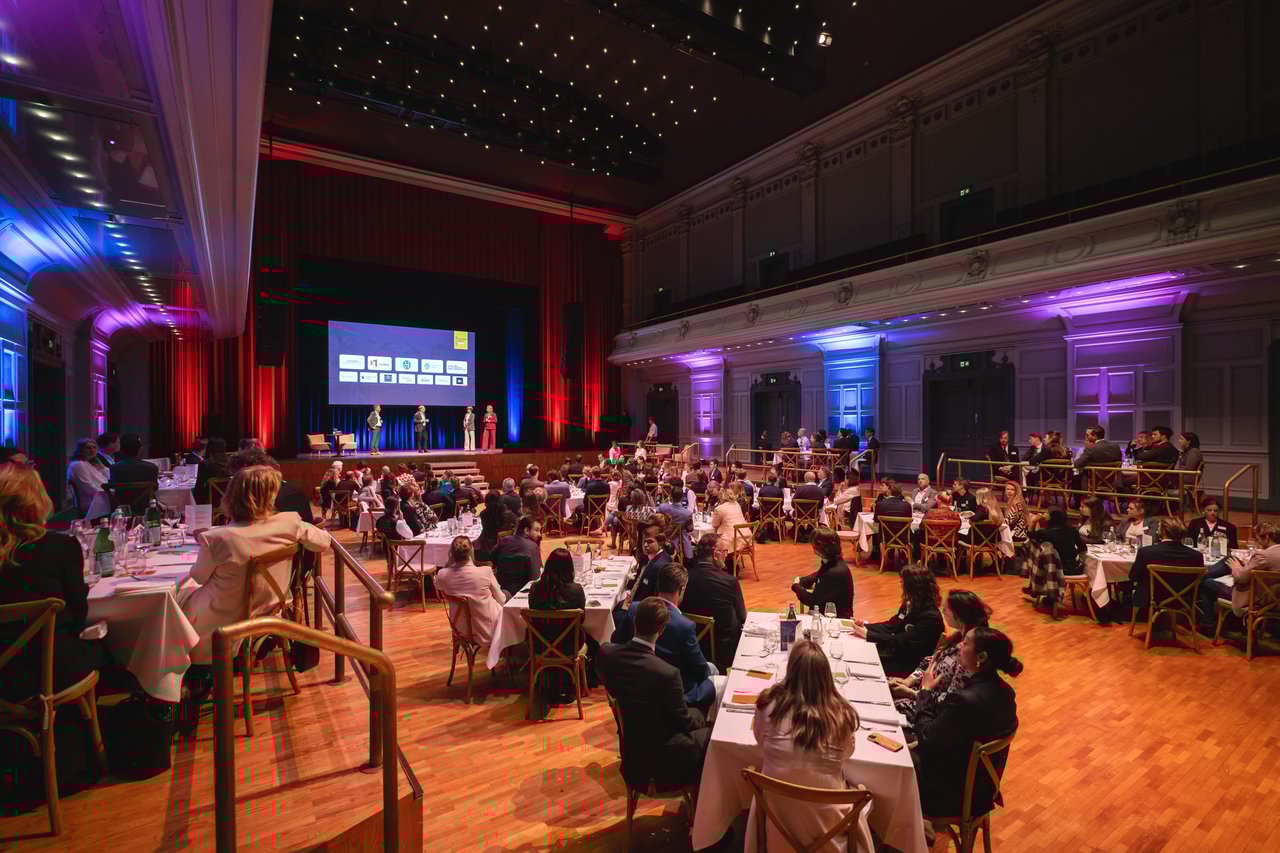 Stadsgehoorzaal Leiden - Grote Zaal - Leidsch Besturendiner - ©Simone Both-min.jpg