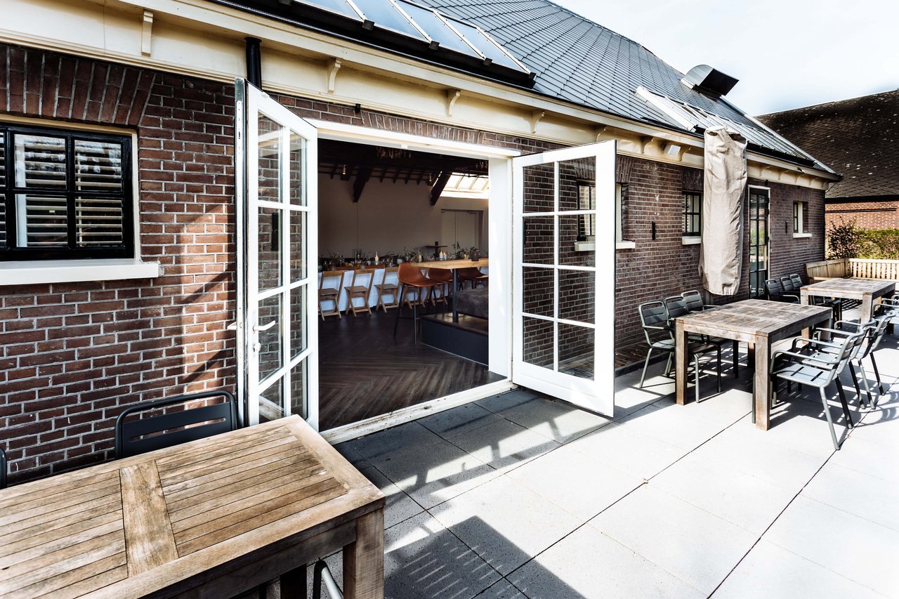 The Farmhouse - Terras (1)