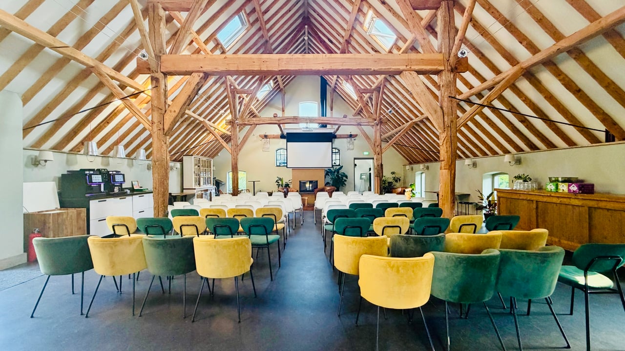 Interieur Stal den Eijck, opstelling Theater