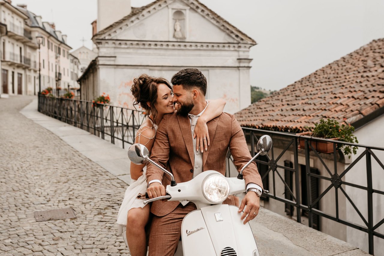 Loveshoot Italiaans dorpje met Vespa
