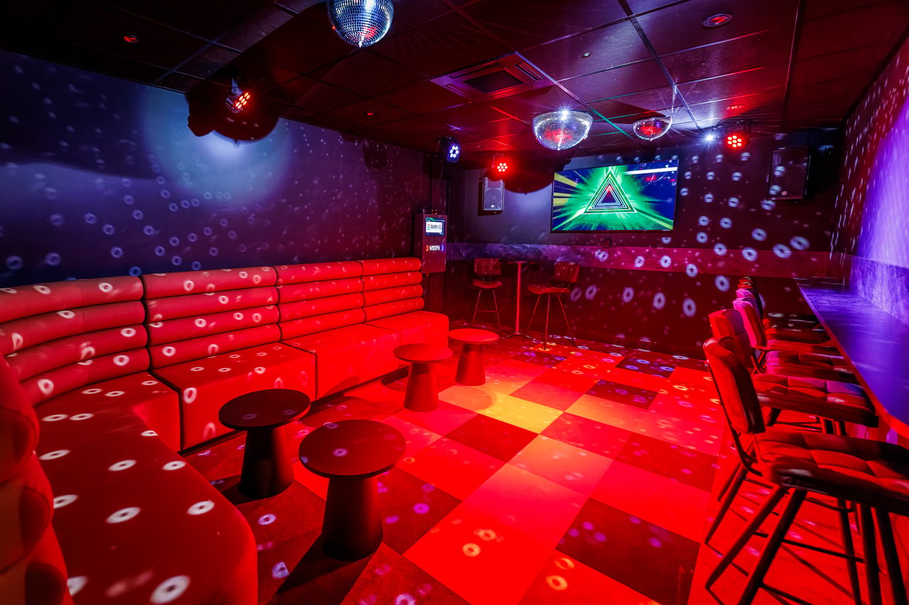 VIP Karaoke Kamer Glitter Box