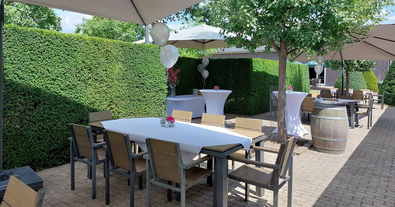 Het terras om heerlijk te borrelen