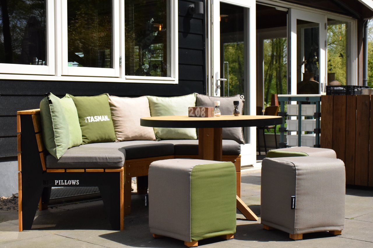 TERRAS TASMAN - Ronde groene bank.JPG