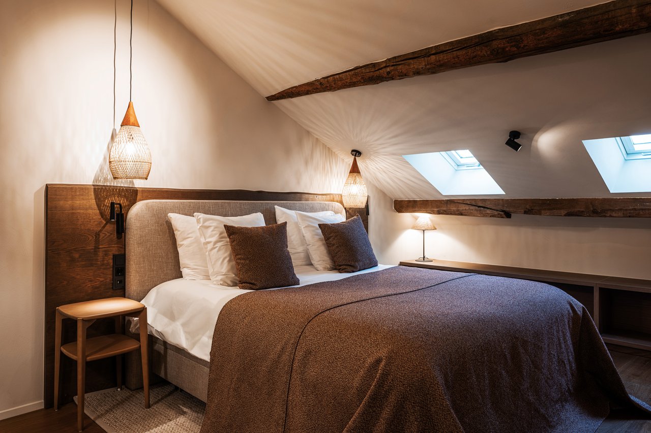 Cosy Room Bed overview (1).jpg