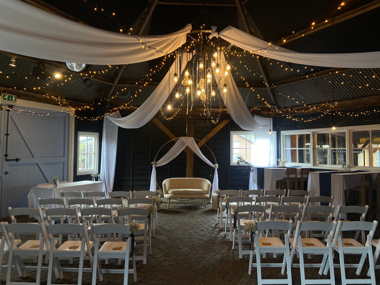 Trouwen in een romantische ruimte