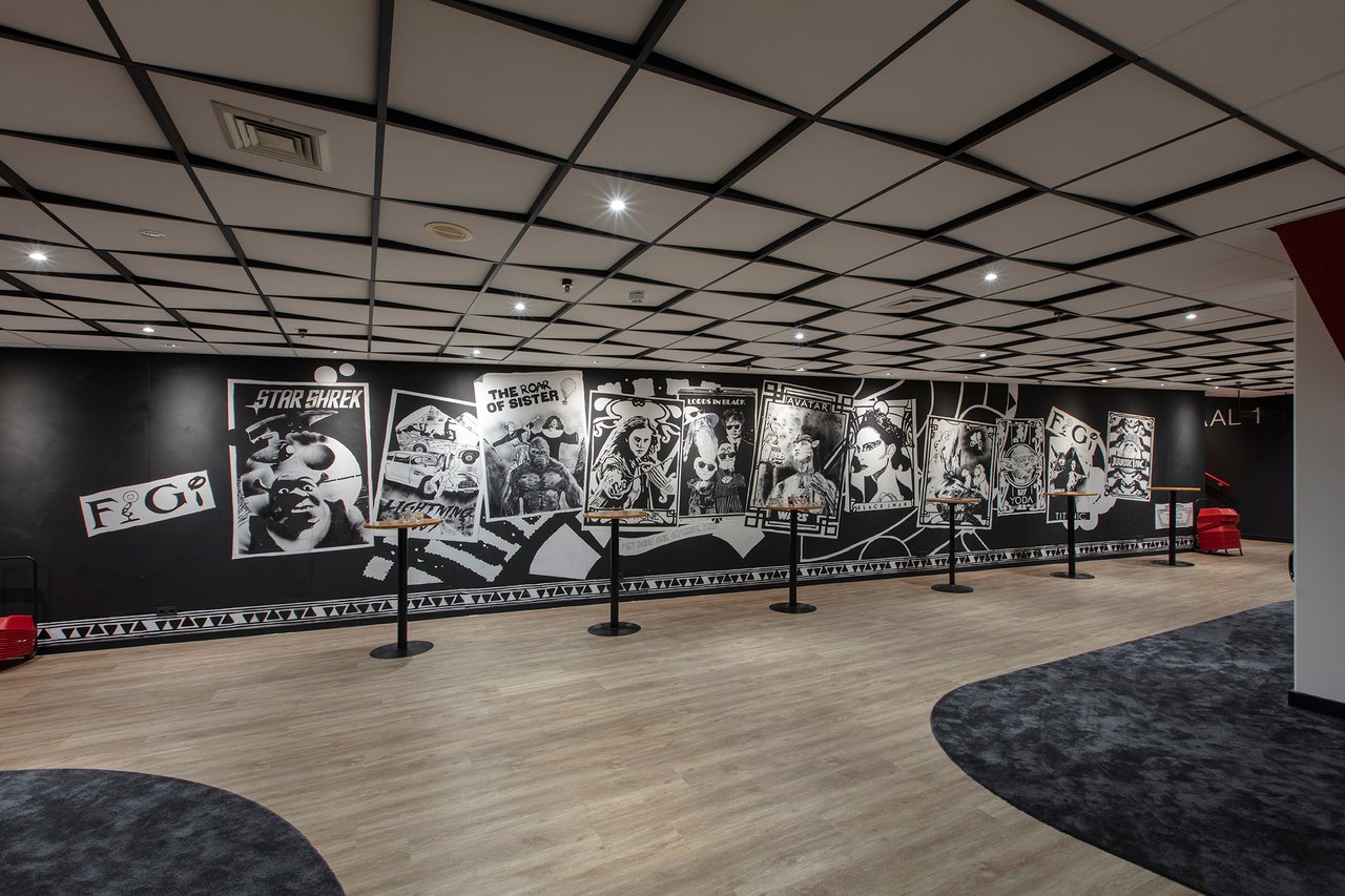 Foyer 2.jpg
