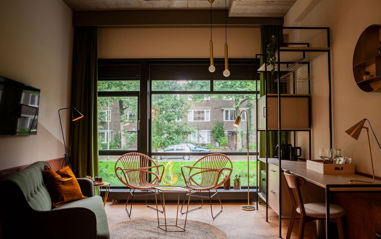 Premium Room - lounge & bureau
