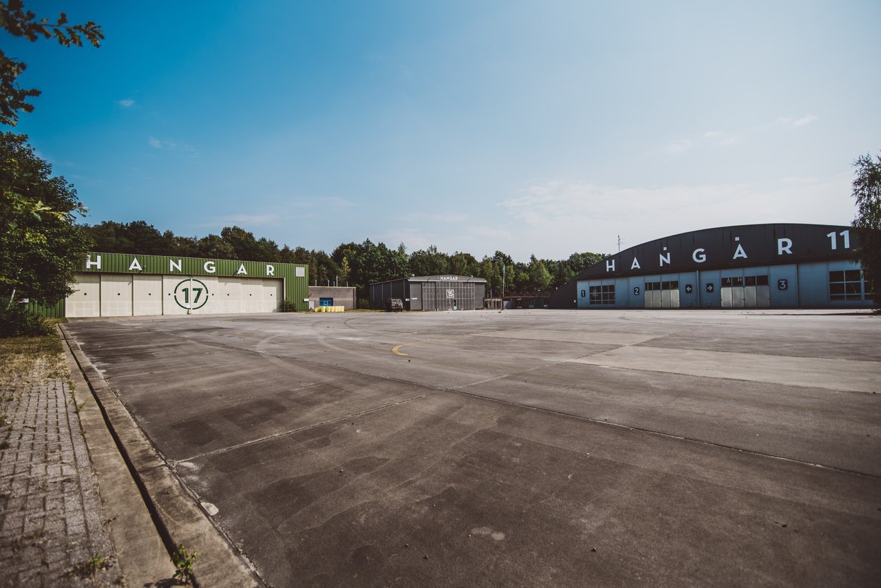 Oostkamp - Hangar 11 + 15 + 17 - Buiten - Voorkant - Elke Teurlinckx-min.jpg (1)
