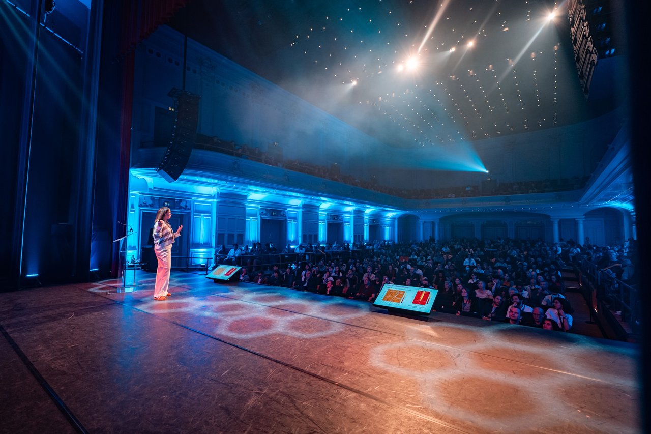 Stadsgehoorzaal Leiden - Grote Zaal - congres - ©Simone Both-min.jpg