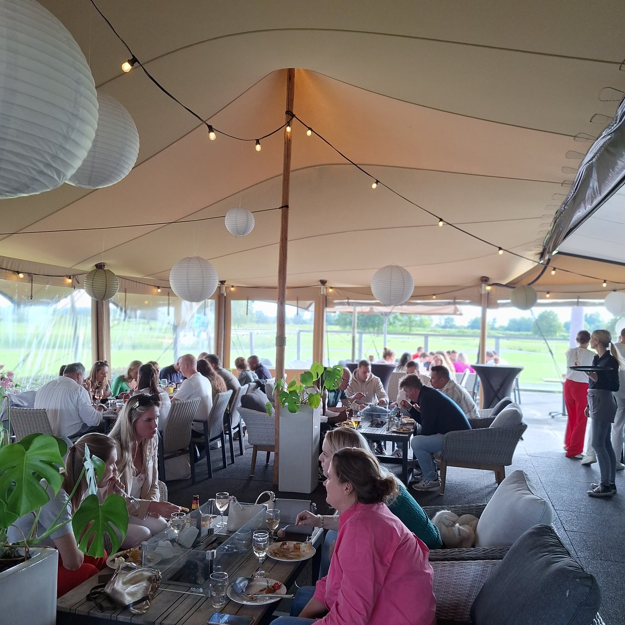 Diner in stretchtent