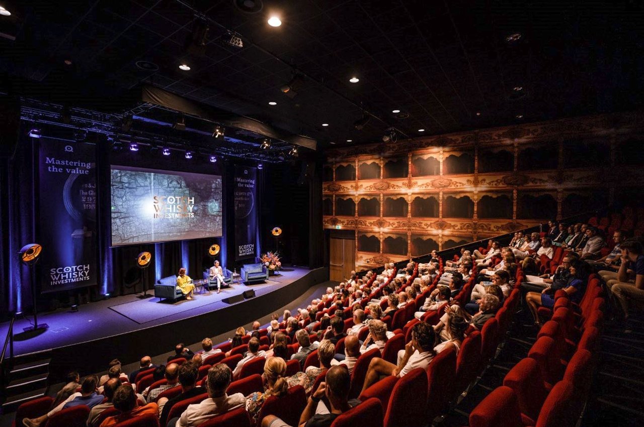 Louwman Museum - Theater 