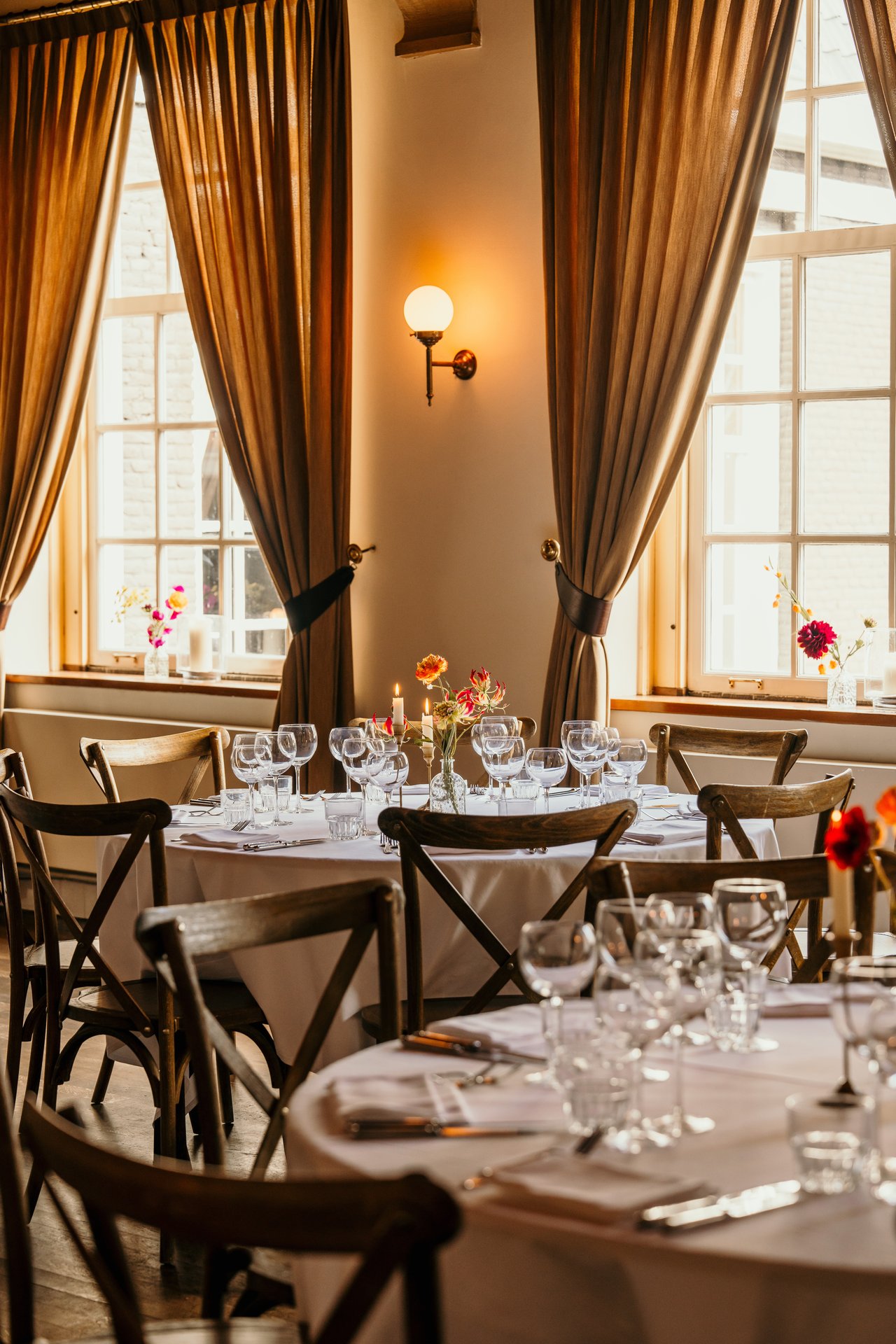 Ronde tafel diner bloem Admiraalszaal-2.jpeg