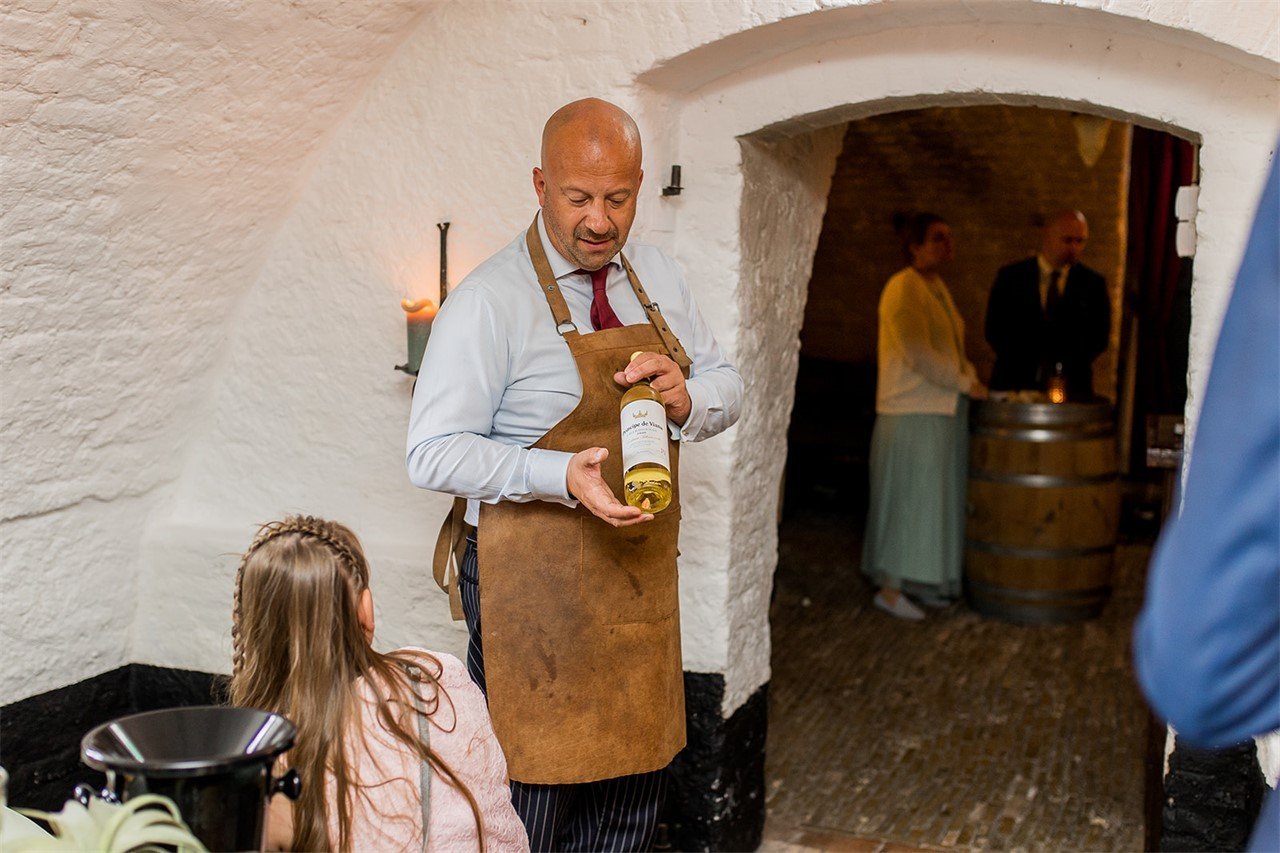 Wijnproeverij in de Breughelkelder (1)
