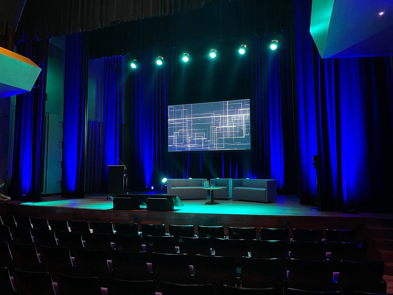 Aalmarktzaal podium + showlicht