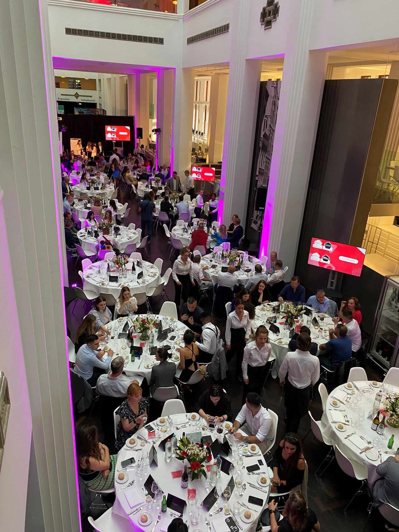 Centrale hal in De Bazel Amsterdam - diner en awardshow