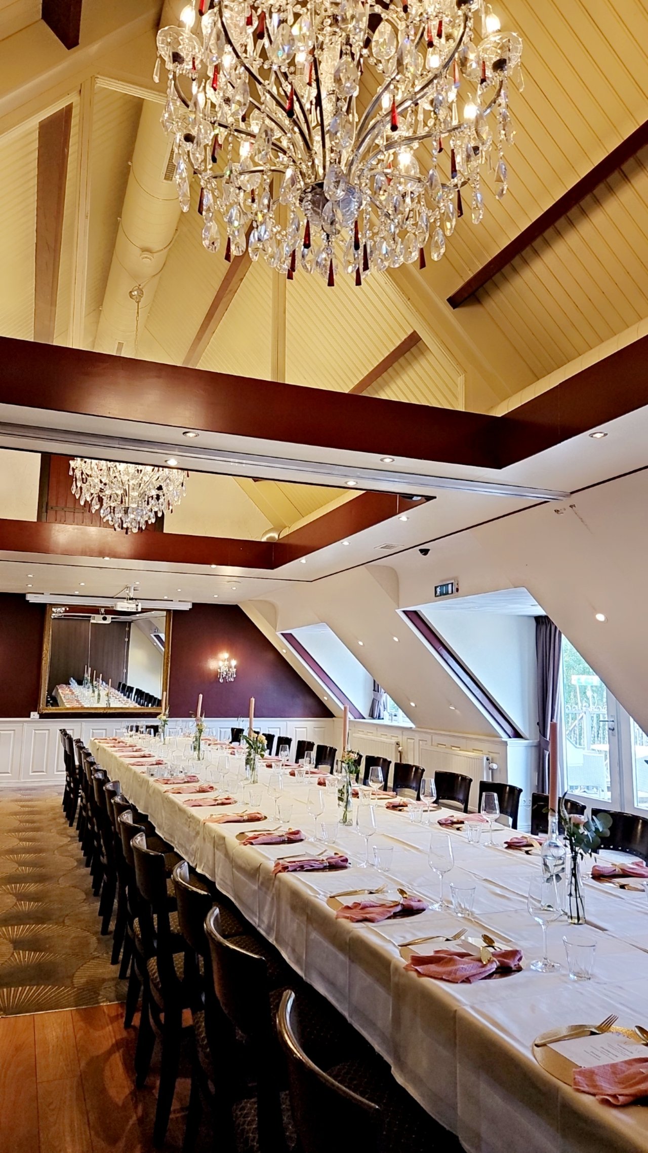 Thijm Laurier Boon lange tafel.jpg