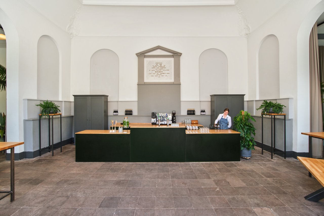 Oranjerie - Hortus botanicus - middengedeelte met bar