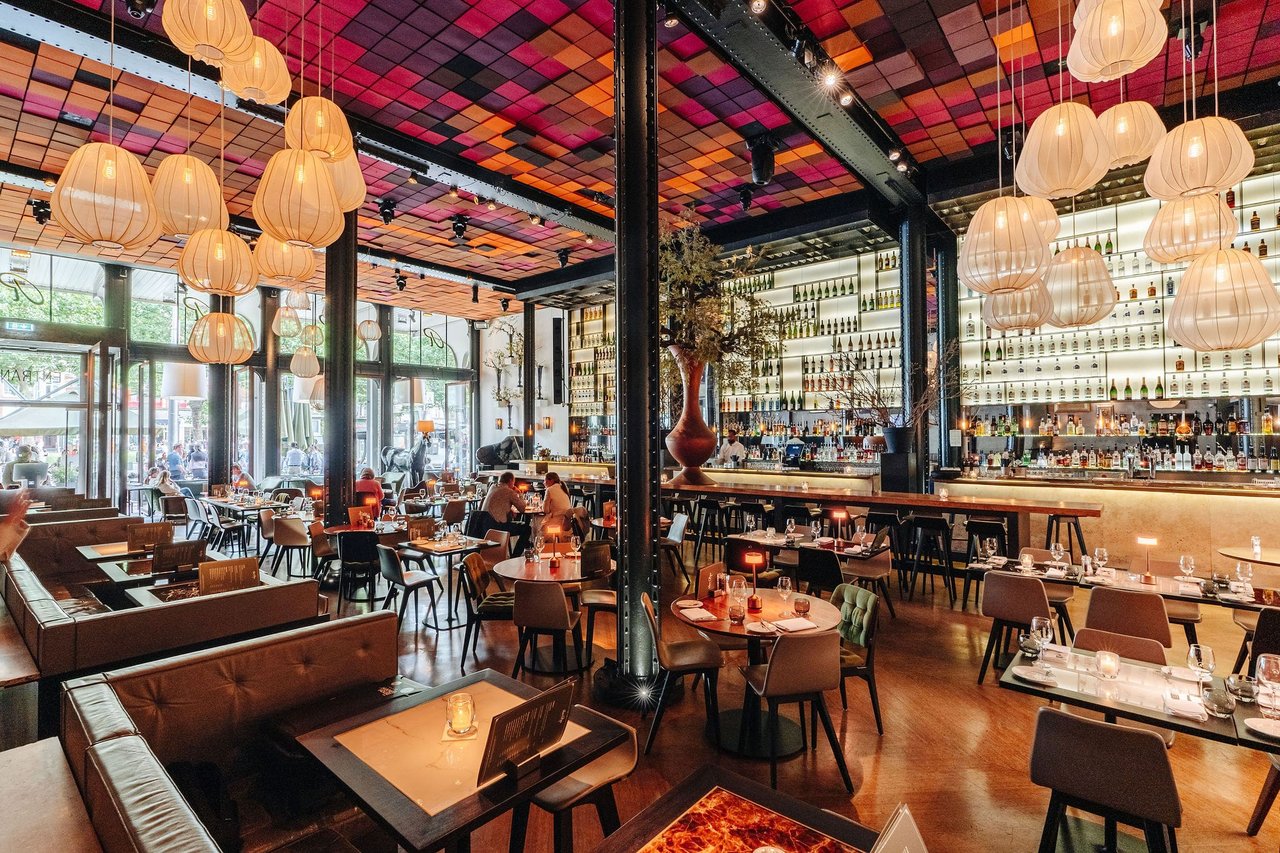 Overview restaurant