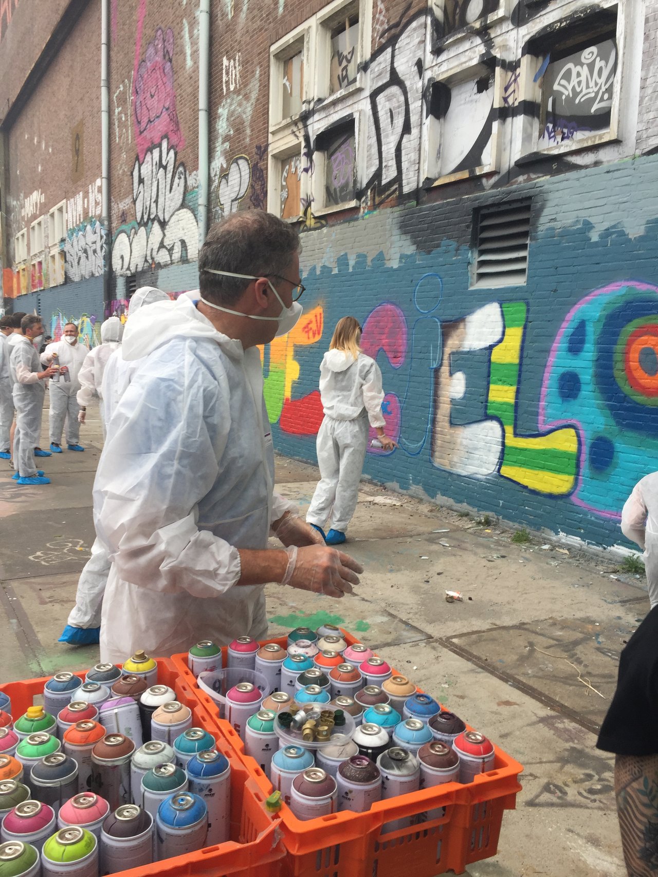 Groep Grafitty workshop NDSM vergaderlocatie geWoonboot Amsterdam.JPG