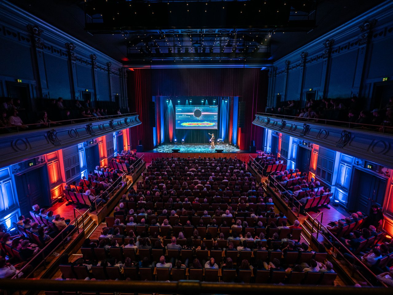 Stadsgehoorzaal Leiden - Grote Zaal - Congres Exoplanets 5 - lezing Didier Queloz ©Simone Both-min.jpg