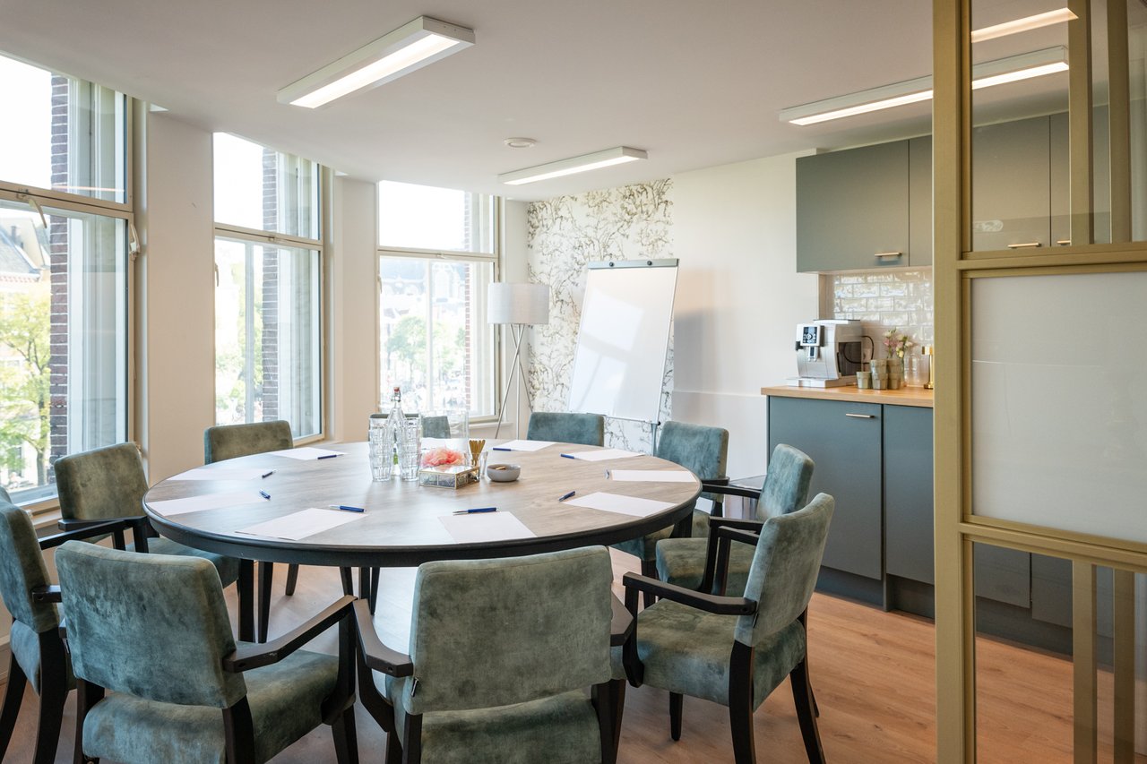 Eat2Gather  boardroom Citroen.jpg
