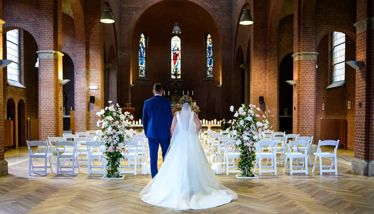 Ceremonie in de kapel van Willibrordhaeghe  (1)